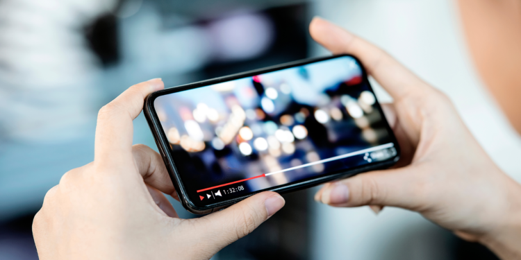 Impacto dos Vídeos Curtos na Saúde Mental: Entenda os Riscos do Consumo Excessivo