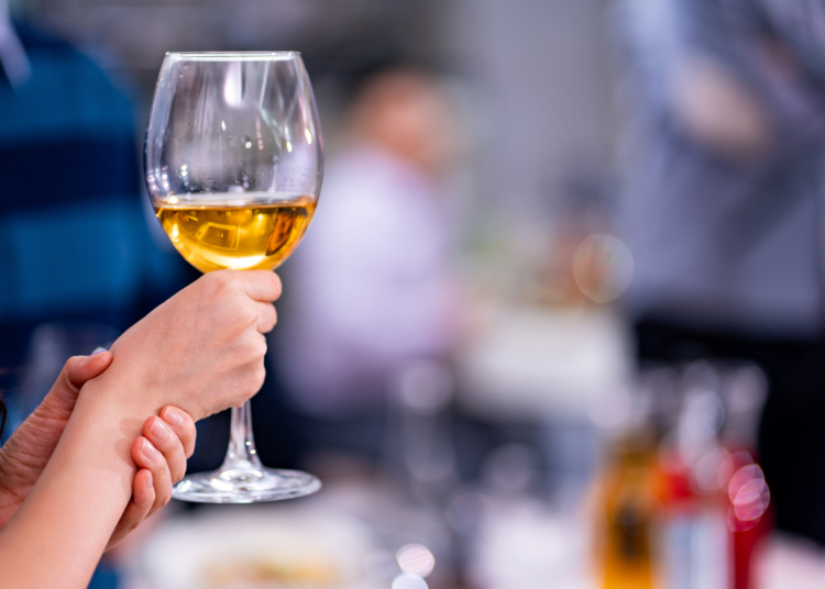 Consumo de álcool à noite impacta negativamente a qualidade do sono