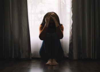 Pesquisa revela que consumir conteúdo negativo agrava questões de saúde mental - Revista Planeta