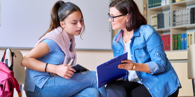 Um em Sete Adolescentes Enfrenta Desafios de Saúde Mental, Revela OMS